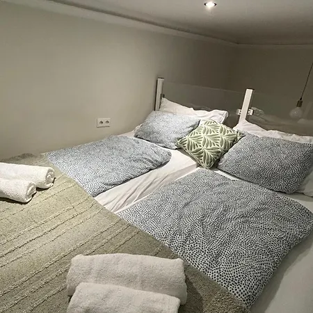Apartament Akacfahome Center *