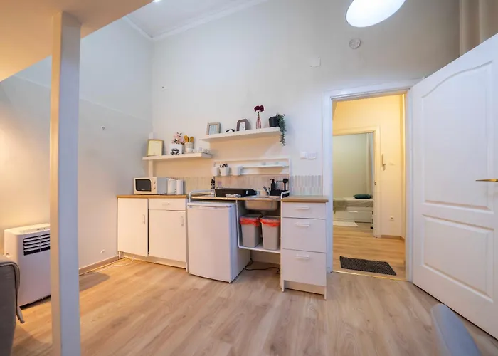 Akacfahome Center Budapest